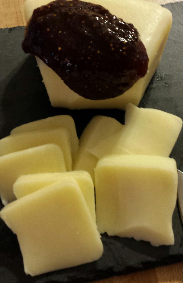 cheesemonger's tweet photo. New Review: @SierraNVCheese Organic Jack & @valleyfig Organic Fig Spread: http://t.co/lxkRLM4ROP #ValleyFig #Cheese http://t.co/wMSnEjJnsk