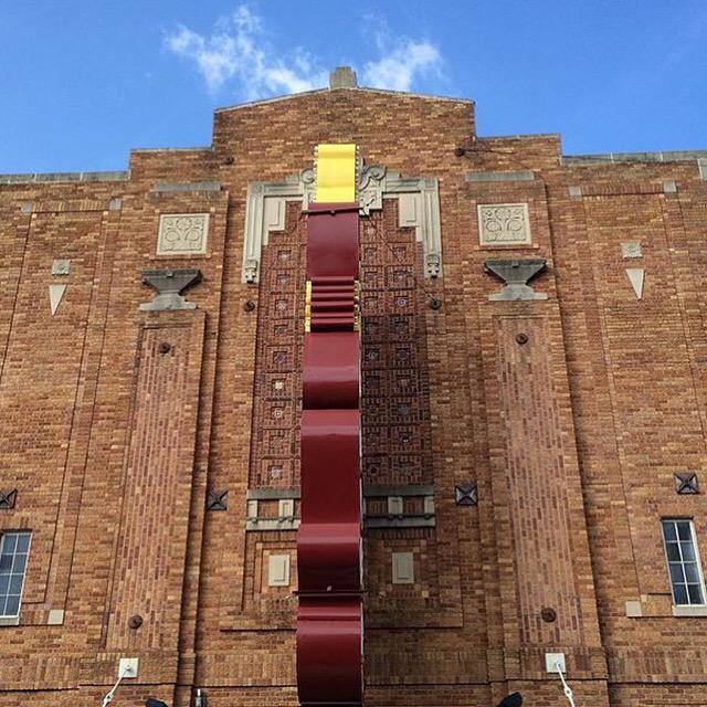 Straight on shot of The Saenger. #Hattiesburg 📷: @tidefan1976