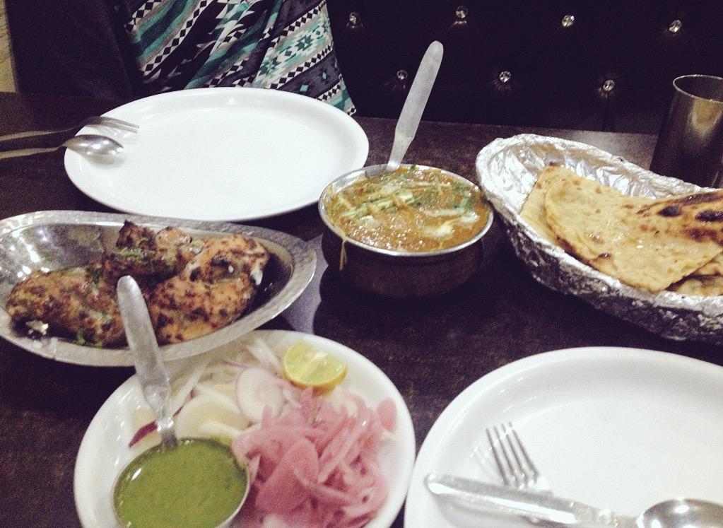 jcpricy's tweet image. Indian for dinner #ilovefood #boringfoodpost #postitanyway #latertweet #crazystupidhashtags 😂😂😂😂😂