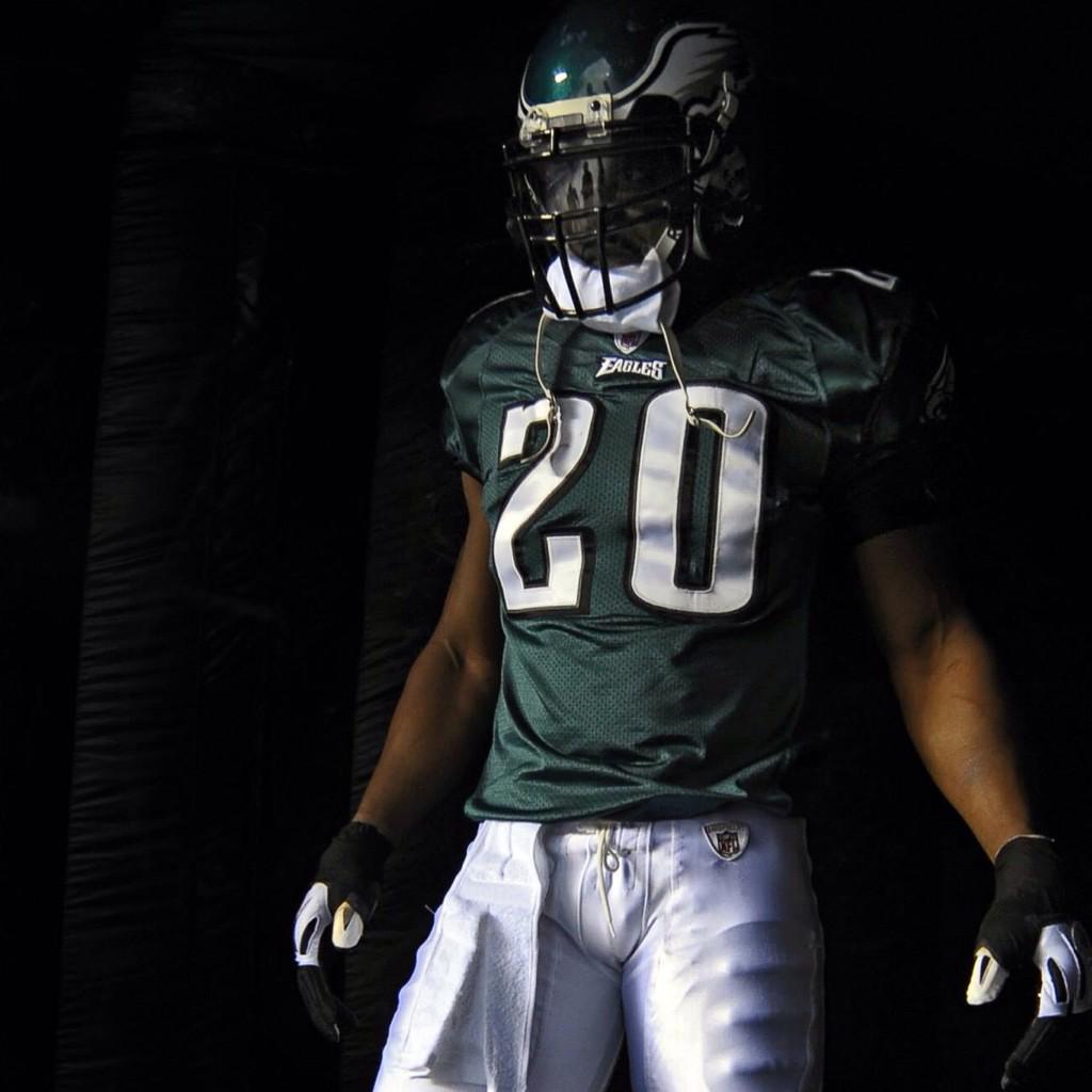 Happy birthday to one of the greatest Safeties to play the game. Thanks for the great years Brian Dawkins!! 