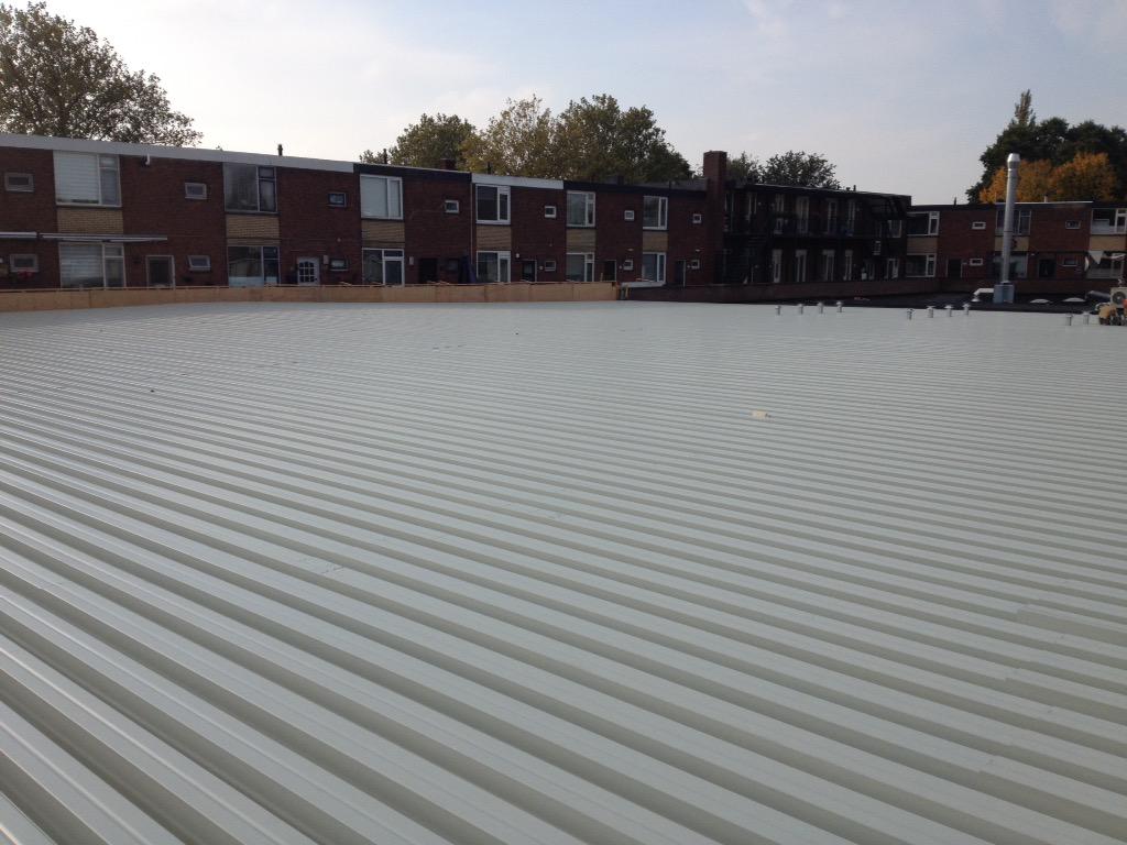 KBGprojecten's tweet image. Wapening wordt klaar gemaakt voor de stort aanstaande donderdag. Dakbeplating is inmiddels aangebracht. #Zwijndrecht