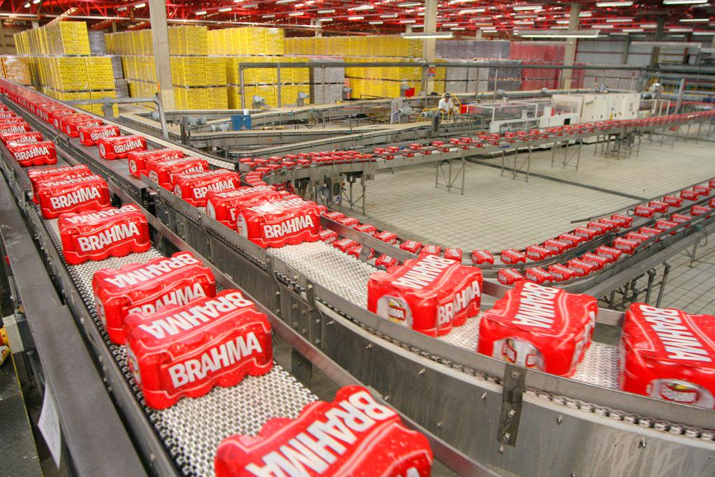 BrazilJournal's tweet photo. 'PAGUE A CONTA' COM MODERAÇÃO... Ação da Ambev fica de ressaca com compra da SABMiller   http://t.co/ImB2m9SC0U http://t.co/vY8WFMHLHb