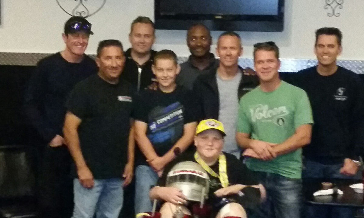 Dixontopfuel's tweet photo. Honored earlier 2 eat w these #AllStars led by @BenBurchard. @scottdixon9 @richiecrampton @AntronBrown @DarynPittman http://t.co/TRj79G2NSK