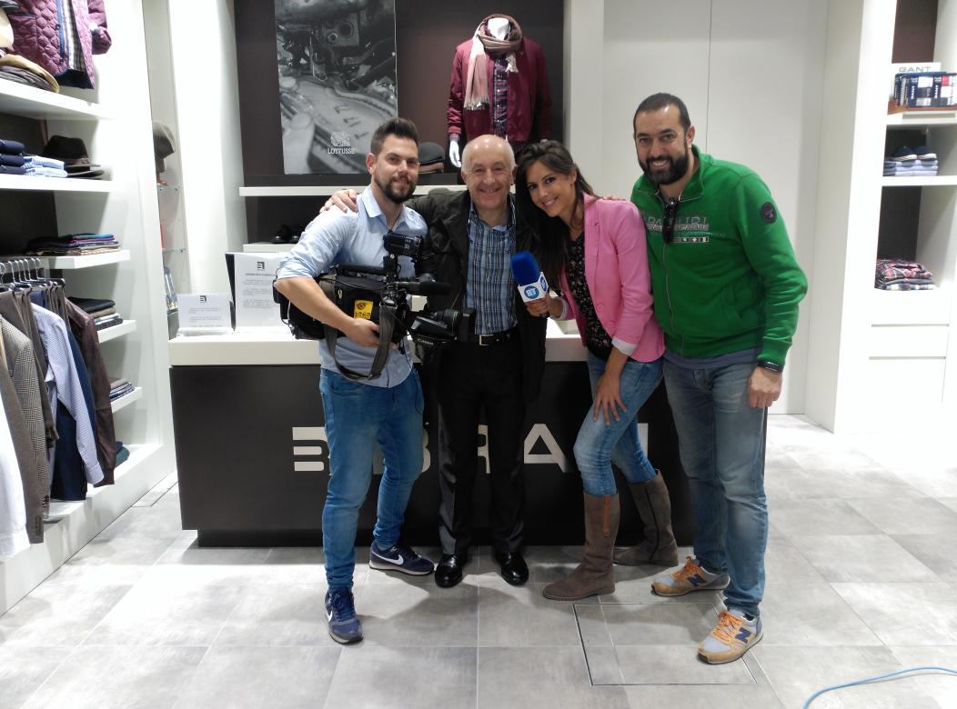 evavazqz's tweet photo. Que grande Gayoso! Un luxo poder estar con el un anaquiño no @BoasTardes_TVG @luartvg #luarmilenario http://t.co/n3VaFUrz7X