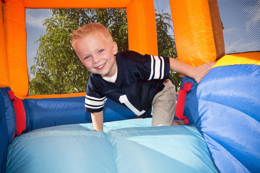 Extremely_Fun's tweet image. Celebrate with an inflatable #waterslide #bouncehouse rental at your child&apos;s next party! waterslideandbouncehouserentals.com/2015/10/rent-w…