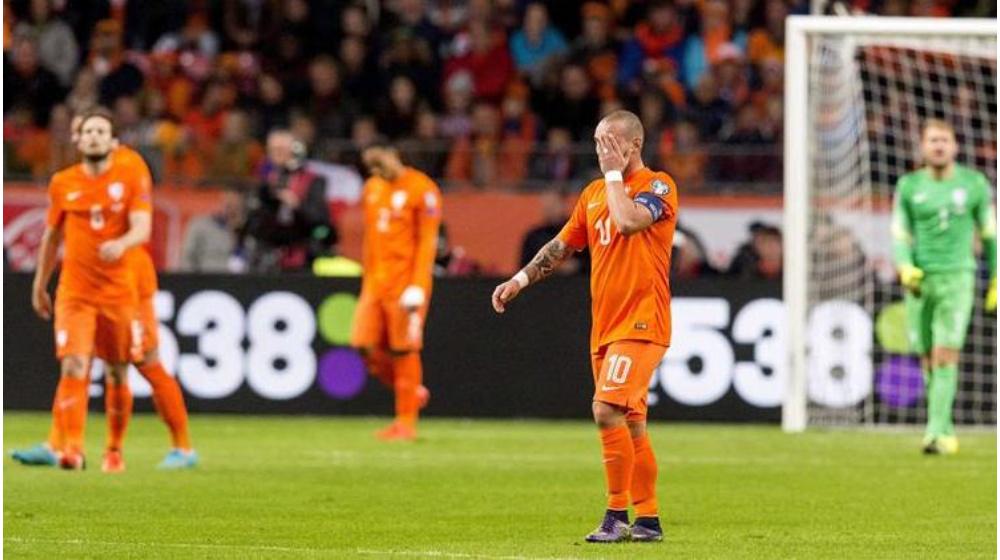 Holanda queda fuera de la Eurocopa 2016 - CROaFFdWIAAGfQw