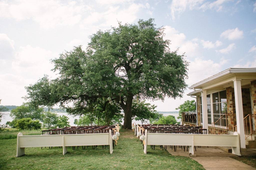 Sara + Derek astylishsoireeweddings.wordpress.com/2015/10/13/sar…