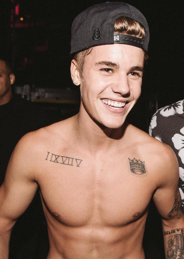 Kik's tweet photo. Who would you rather chat with?

RT for Harry Styles
Fav for Justin Bieber http://t.co/sFmTuMPsYR