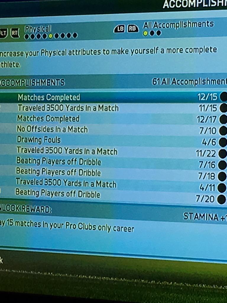 @RoyThomas1985 @EASPORTSFIFA you mean this bullshit?? 49th game, oh no 15th. I was 86 now i'm 81.#Wankers #Shite