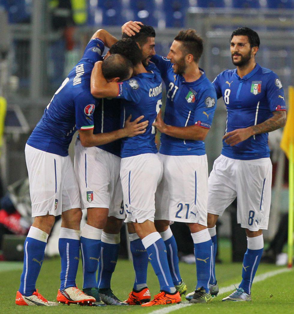 Sufre Italia para vencer avanzar a la Euro - CROuplwWoAA80cN