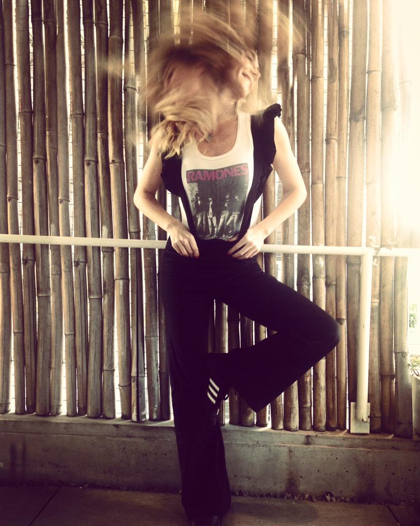 Feliz con mi increíble enterito <a href="/felicityurban/">FELICITY</a> Gracias x acompañarme siempre c todas las cosas bonitas q hacen!
✨🔥✨