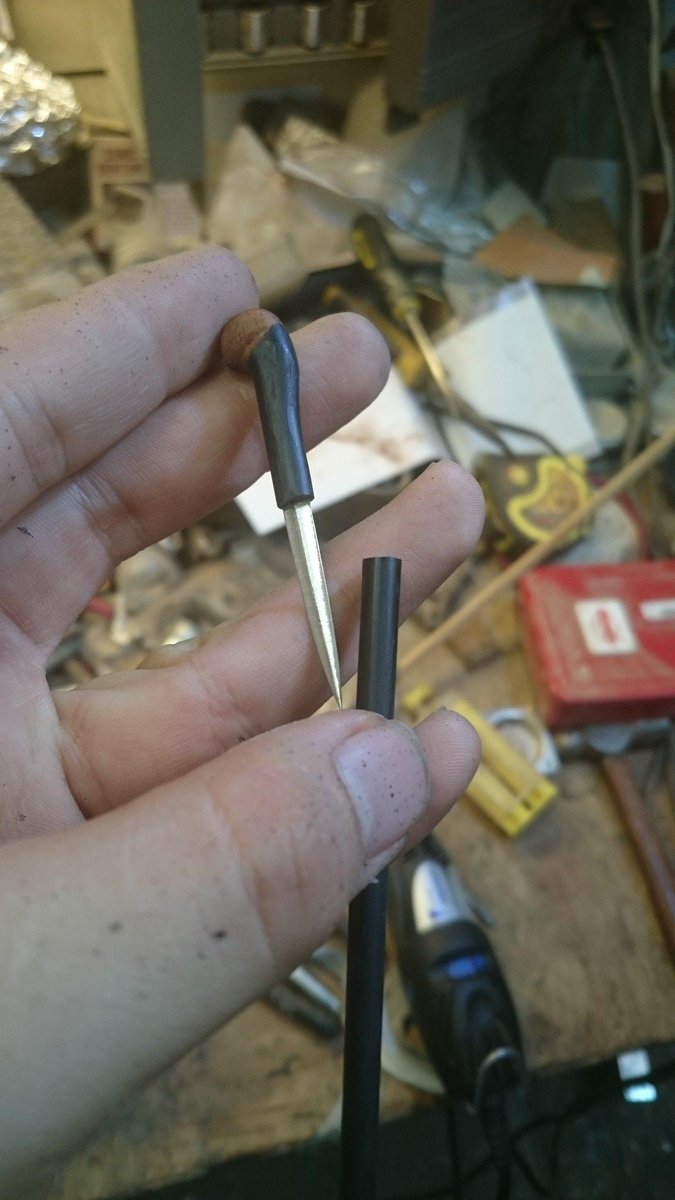 ShadowFergo's tweet image. 1/6 scale Alex Delarge cane replica made my me in real wood with stainless steel blade