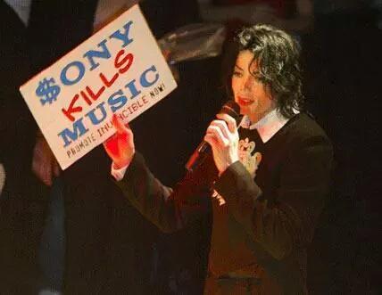 ExposingMJ's tweet image. $ONY KILLS MUSIC. 
JOHN BRANCA WAS FIRED 
BY MICHAEL JACKSON IN 2003 
AND NEVER REHIRED.
,#SONYATV #JOHNBRANCA