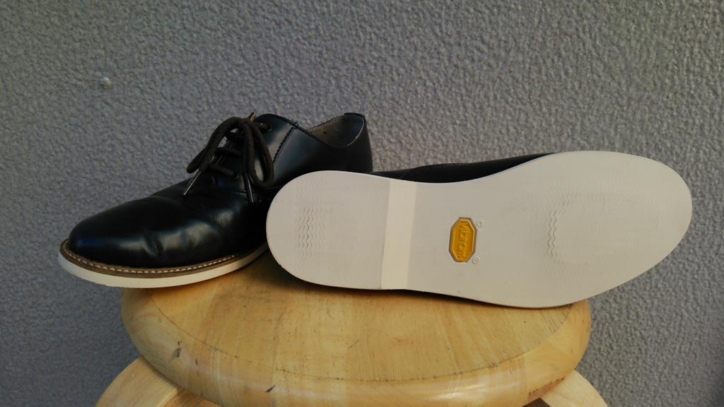 クイックボーイ 愛着工房 公式 ラコステのレディース靴 クラシックコンフォートタイプのオールソール交換完了です ソールはvibramスペリーソール レディースシューズのリペアも 是非クイックボーイまで ラコステ シューズリペア 靴修理 Http T