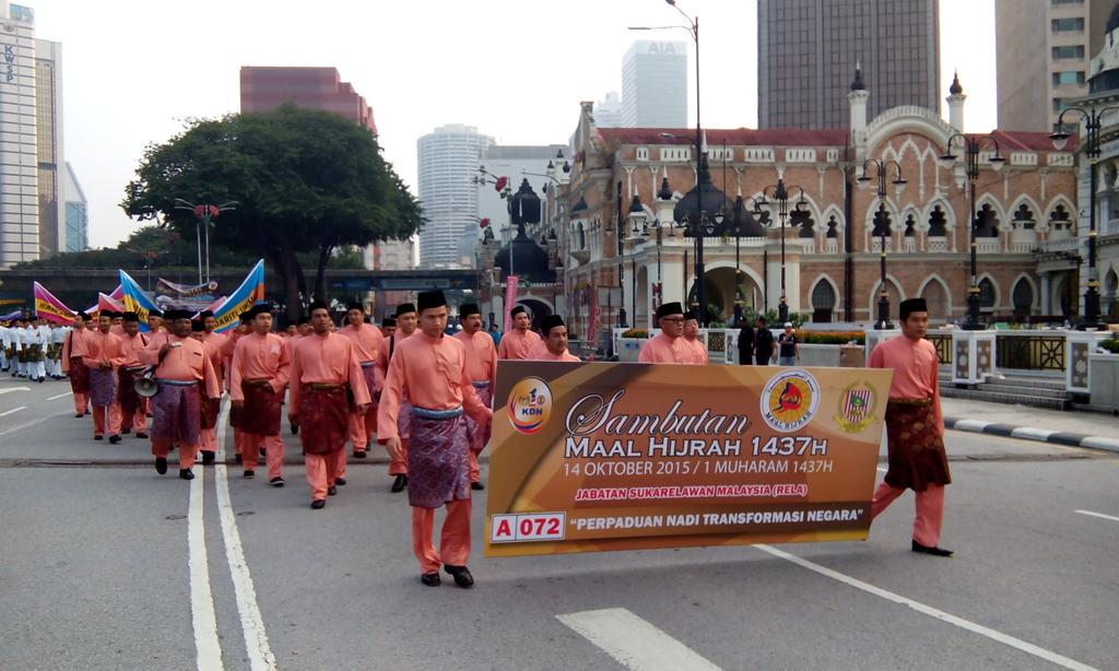 14Okt-Perarakan kontinjen RELA Malaysia pada sambutan Maal Hijrah 1437H Peringkat Kebangsaan di Kuala Lumpur.