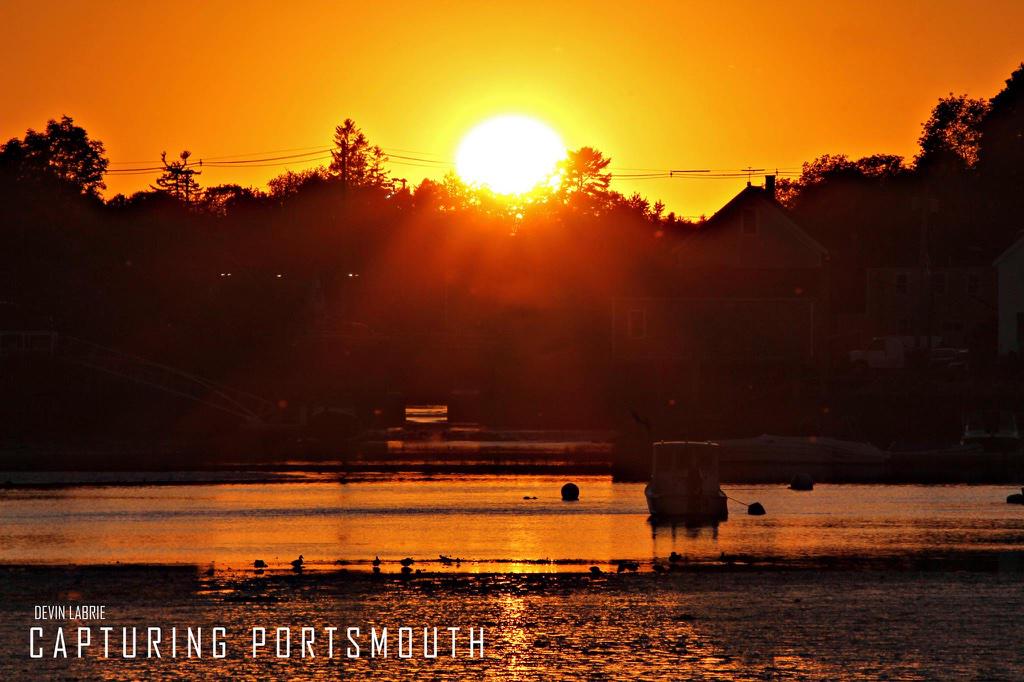 CapturingPorts's tweet photo. Last night's Sunset from Peirce Island over the South Mill Pond #CapturingPortsmouth https://t.co/Pwz5OYMtWp http://t.co/XUkQtFfkOE