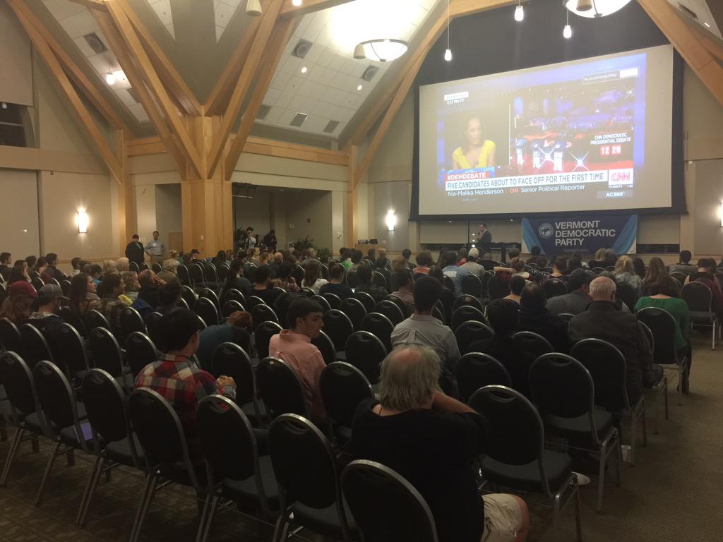 VTYoungDems's tweet photo. We're still filling the room! Over 100 and counting! #vtyoungdems http://t.co/3nMRfFtOiq