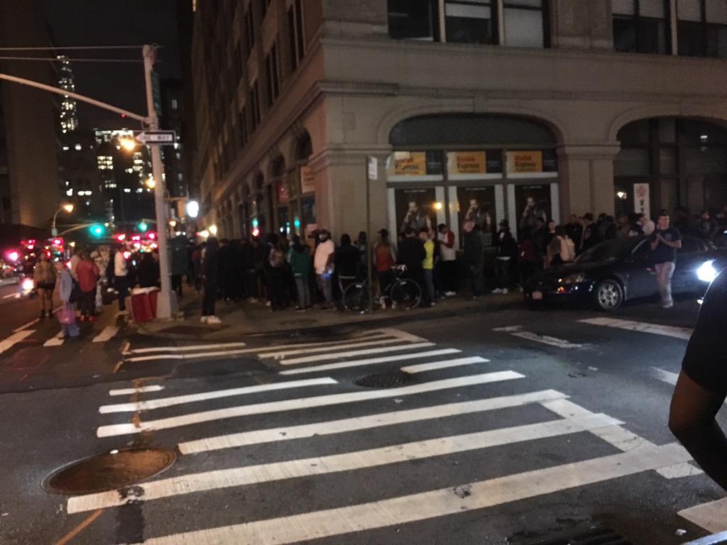 NiCo_CrUzz's tweet photo. Line around the block!! @SantosPartyHaus. @Jay_IDK goes on at 9:30pm! Don't miss it! #Doperoots #jayidk #cmjweek http://t.co/ffFF8OS9QL