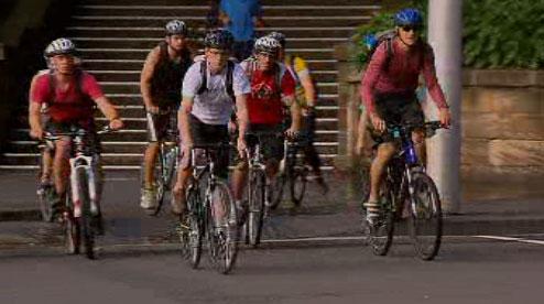 Thousands of Queenslanders celebrate National #Ride2Work Day: tenplay.com.au/news/national/… #TenNews 5pm