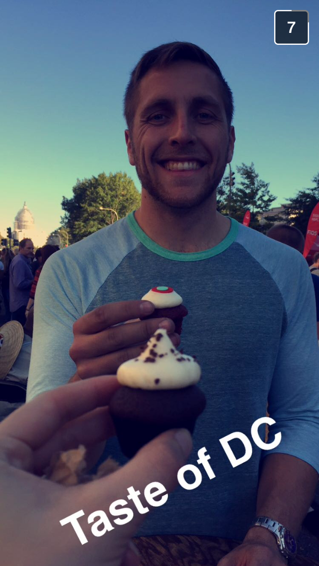 GSimon3's tweet photo. Awesome weekend @tasteofdc! First and best cheat day I've had in awhile with some help from @sprinkles #fitfam #gains http://t.co/WJYlw4UG7O