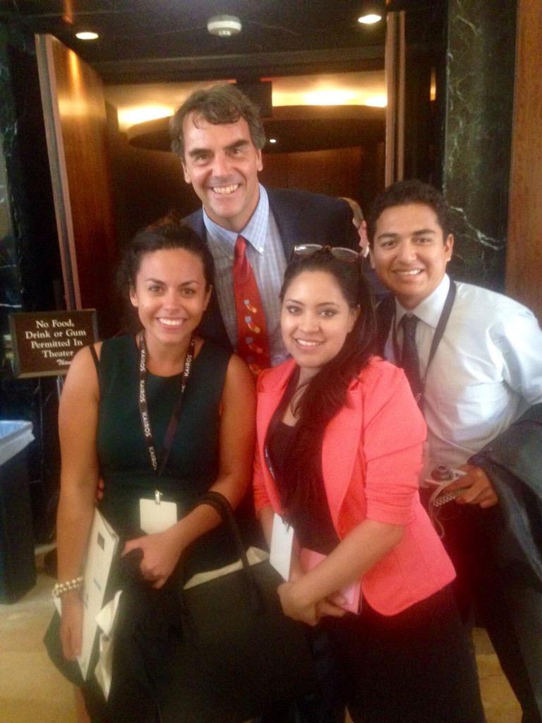 hubilab's tweet photo. Nuestros iLabbers se encuentran con @TimDraper fundador de @Draper_U #K50 #YosoyiLab http://t.co/zCOalxl0XV