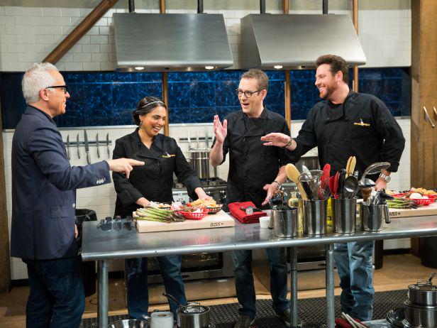FoodNetwork's tweet image. On #Chopped After Hours at 11|10c, @TheTedAllen and the judges must make magic with fried food and a hot beef sundae.