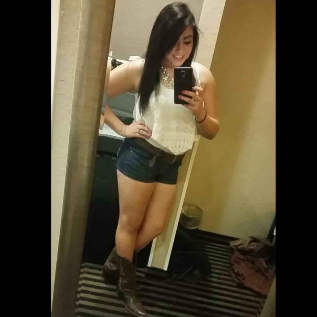 tornicole11's tweet photo. Throwback 😋 http://t.co/9xX6fSmPJl