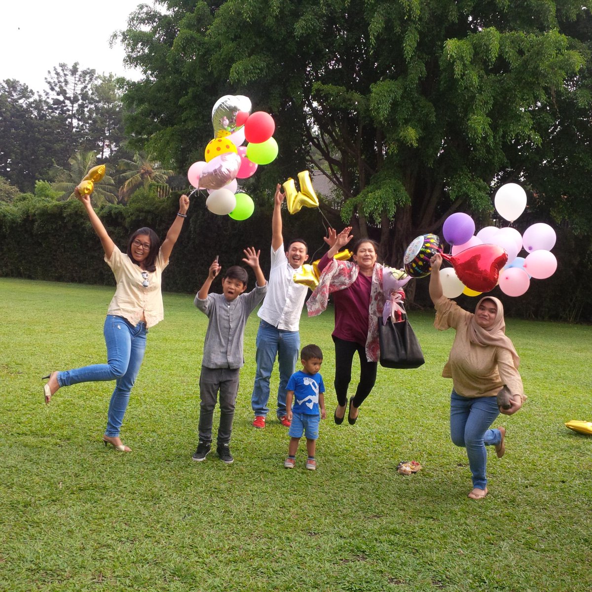 Bahagia itu saat bisa kumpul bersama keluarga ROEMAH KOPI