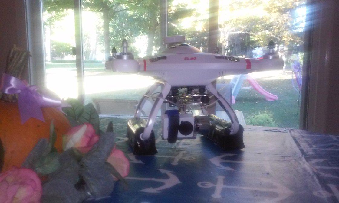 FlyingRobotsMI's tweet image. The thicker pads worked to lift the camera off the ground. #drones #CX-20 #xiaomiyi