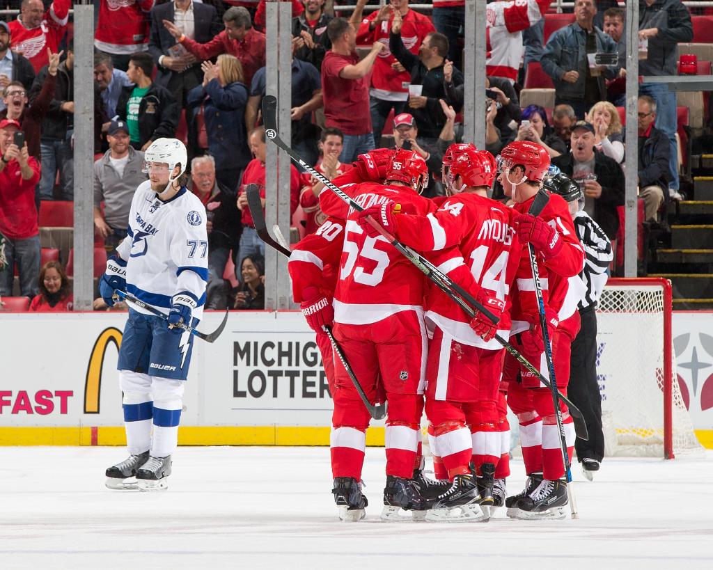 NHL's tweet photo. FINAL: @DetroitRedWings (3) - @TBLightning (1)
Recap: http://t.co/v9sYeA1RbD
#TBLvsDET #NHLFaceOff http://t.co/zZtJvrh8oq