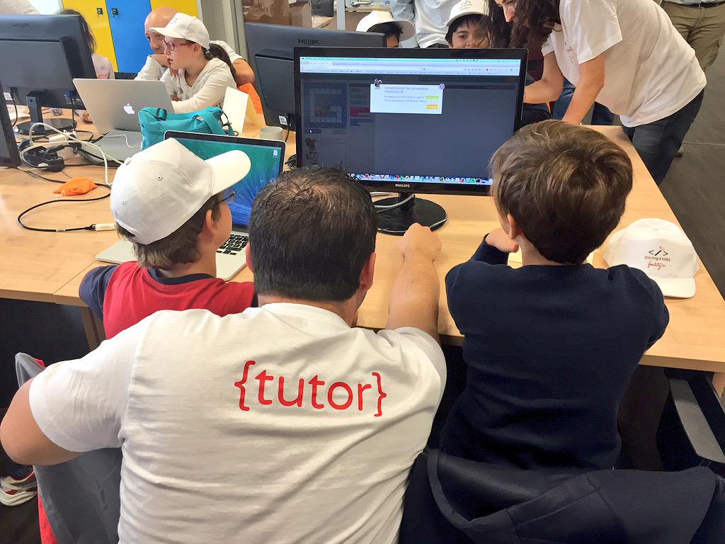 FacilityLive's tweet image. #Coding4KidsPV:live #streaming here goo.gl/VEMoT2 Grazie ai nostri super #tutor!@CodeWeekEU #CodeEU #pavia