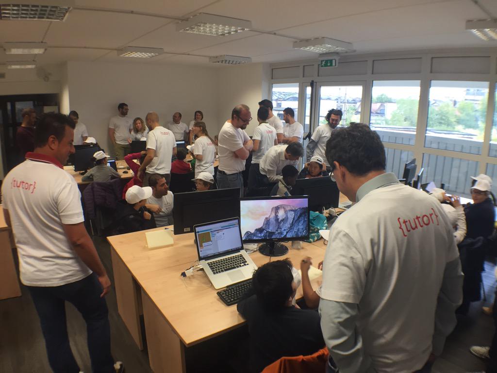FacilityLive's tweet image. .@dadelazza presenta #Coding4KidsPV Seguite il live #streaming qui goo.gl/VEMoT2 #CodeEU @CodeWeekEU