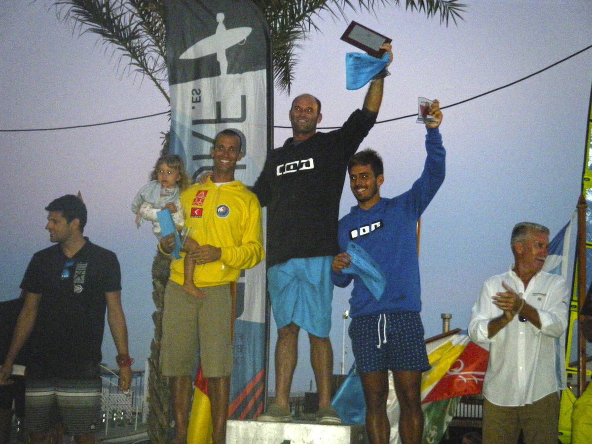 SomVelaFederac's tweet image. 3º puesto para Pablo Ania @waves16 en el Cto.Esp de #FormulaWind en #Surfari #CWBurriana fvcv.es/3o-puesto-para…