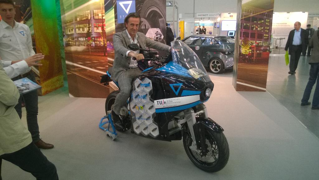 STORMEindhoven's tweet photo. Early bird of the day @keaks67 took #STORMPulse for a spin. Good to meet again! #WES2015 http://t.co/5otgnrRFAa
