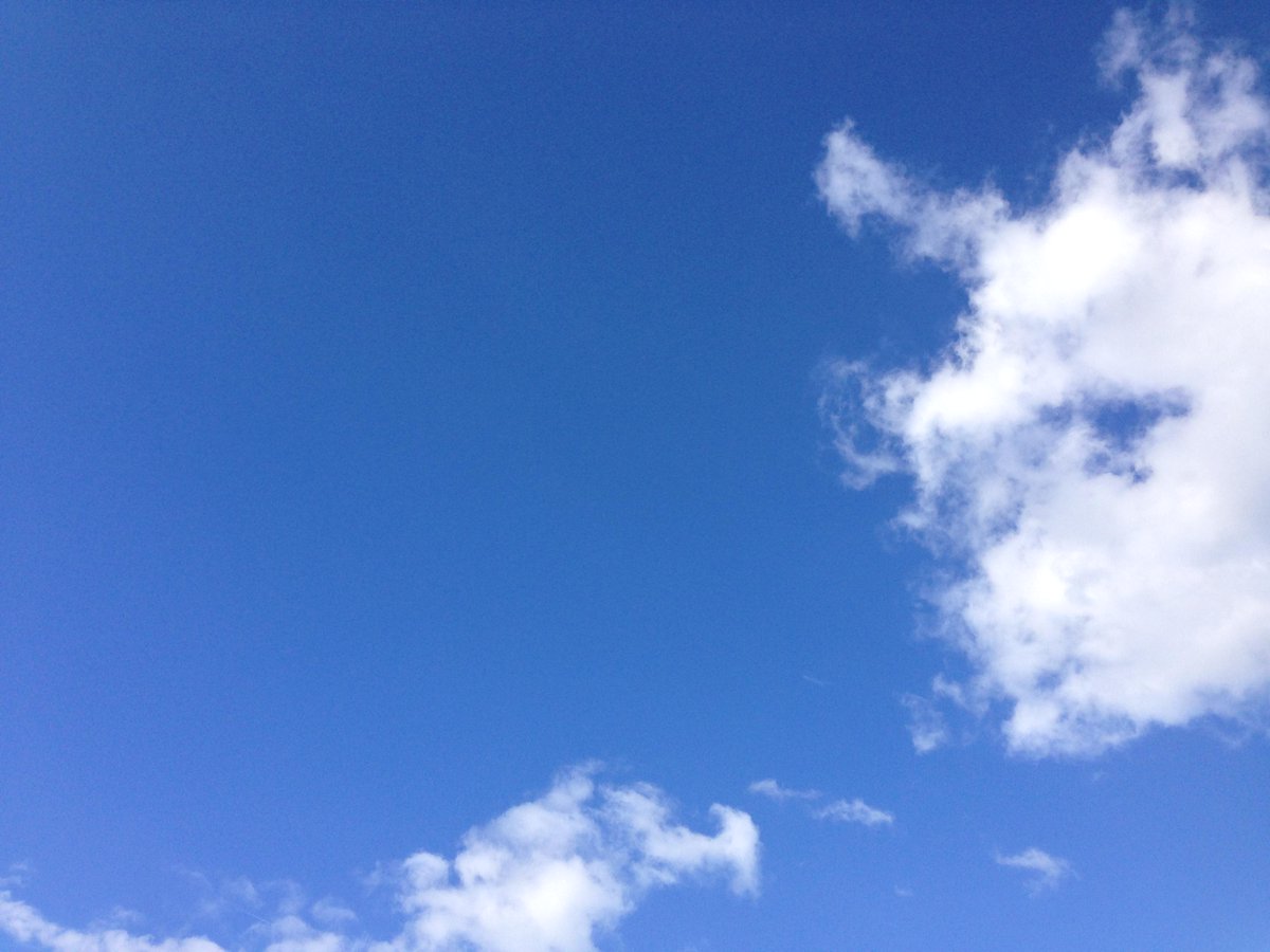 Rainy last campaign day in #Rome. Patches of blue sky in #Athens #Bari #London #Manchester —we are counting on you!