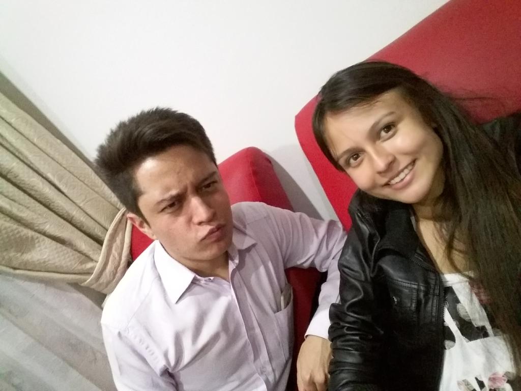 eribe_16's tweet photo. Y mi novio como siempre alegrando cada día de mi vida ❤ #caraslindas #bravuras #amotododeti @RobinsonPuerto http://t.co/6nJqlcZTzK