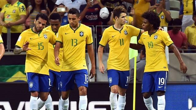 FCBarcelona's tweet photo. Chile and Brazil win while Argentina draw in World Cup 2018 qualifiers http://t.co/yVxTbwwdmQ http://t.co/kr4ysr0PH6