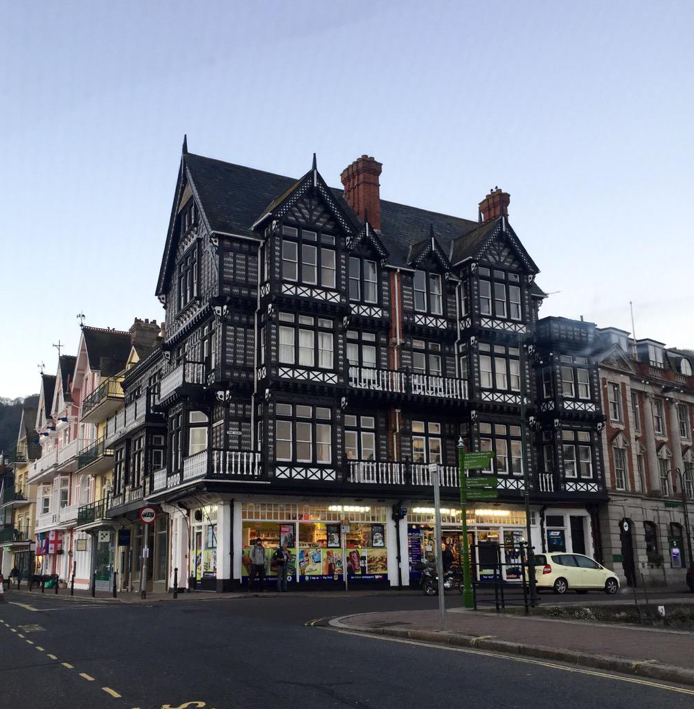 notnarb77's tweet image. The #history we drive/walk/pass by everyday is #amazing. #Dartmouth @DartEveryTime #LookUp #Historic  #England #RT