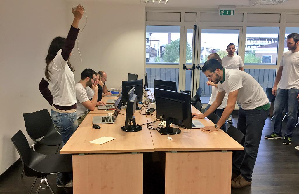 FacilityLive's tweet image. Alle 10.00 inizia #Coding4KidsPV! Seguite il live #streaming goo.gl/VEMoT2 #codeweekeu #codeweek2015