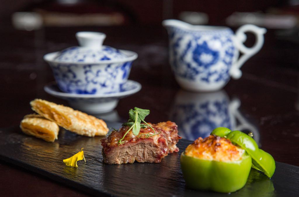 ForNextTrip's tweet photo. 澳門麗思卡爾頓酒店「麗軒」 呈獻玉盤珍饈大閘蟹宴 http://t.co/wXqZ1e5Rk0 @RitzCarlton #GalaxyMacau http://t.co/jibWHmbl9v