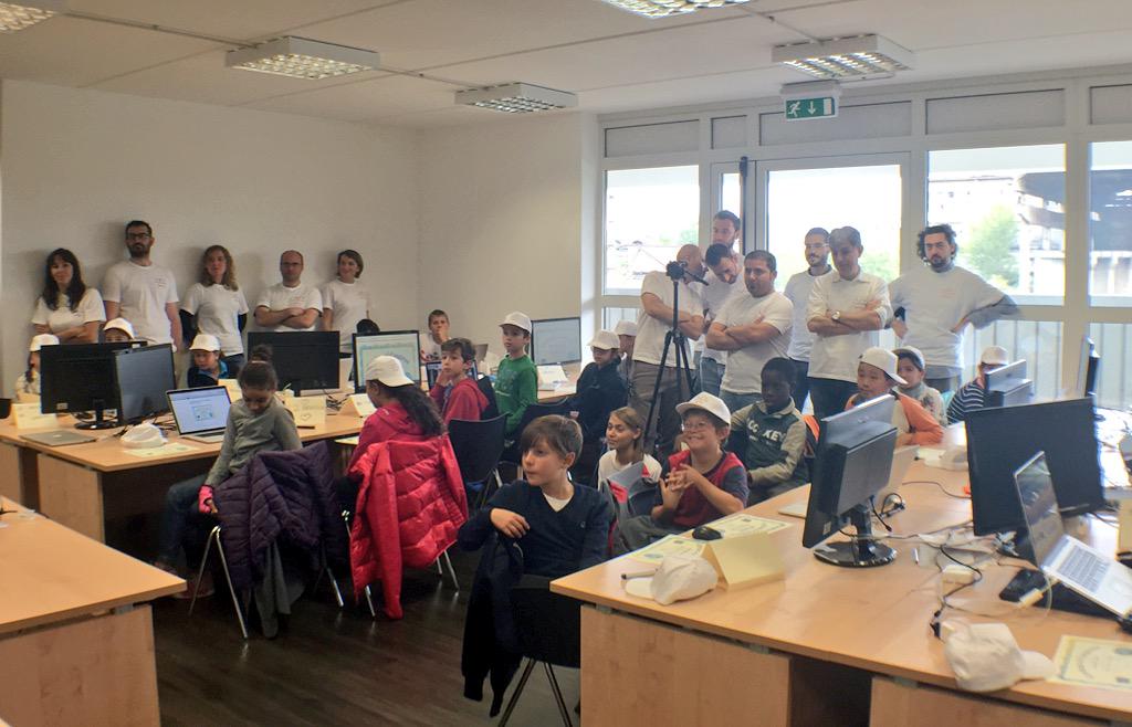 FacilityLive's tweet image. #Coding4KidsPV:arriva il momento più divertente!#scratch #codeweekeu #CodeEU Live #streaming goo.gl/VEMoT2