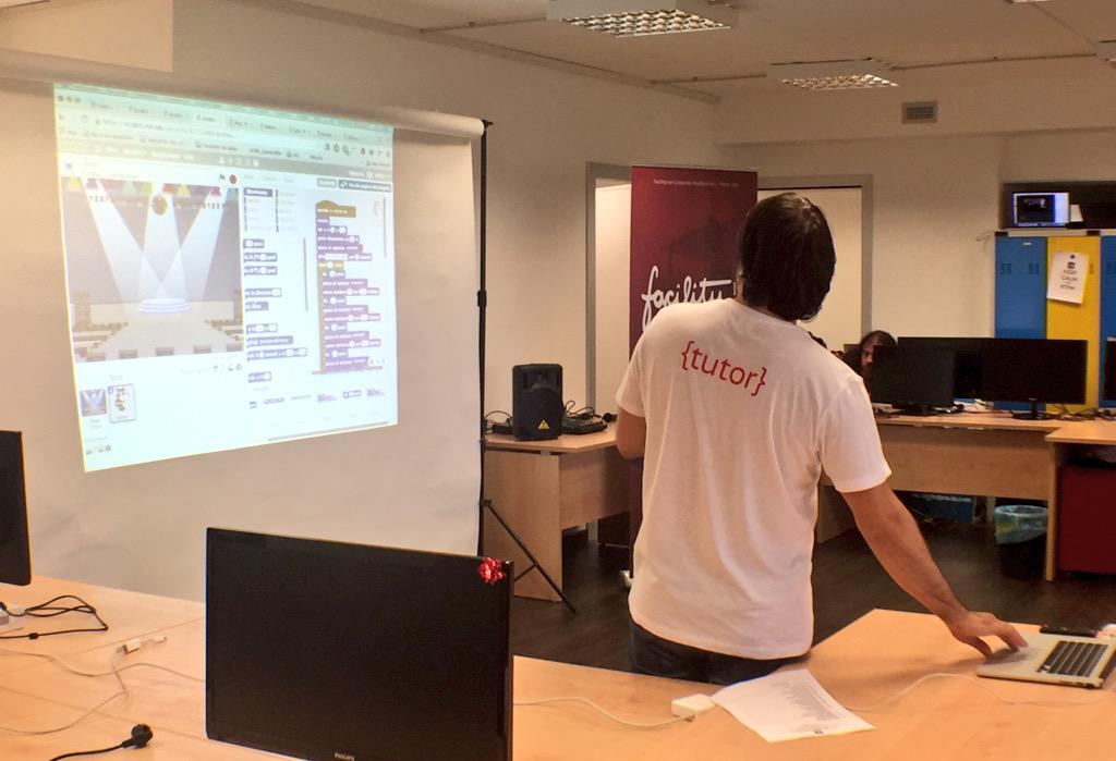 FacilityLive's tweet image. #Coding4KidsPV:giochiamo c/ @scratch! Live #streaming:goo.gl/VEMoT2 #codeweekeu #CodeEU #eSkills
