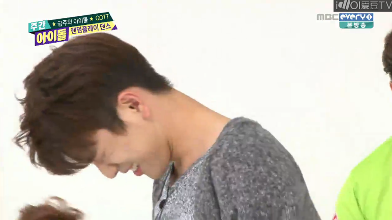 GOT7TH's tweet photo. แบมตีก้นจูเนียร์ค่ะ ฮยองถึงกับจี๊ด ดูทำหน้า 555555555 http://t.co/weyMBShrTL