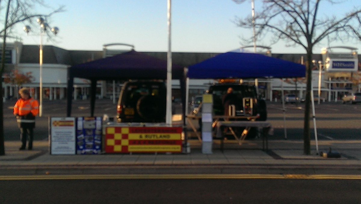 LR4x4Response's tweet image. Next to @LeicsRAYNET, Outside @marksandspencer @FossePark, Both charities always looking for sponsors, Come &amp;amp; say Hi