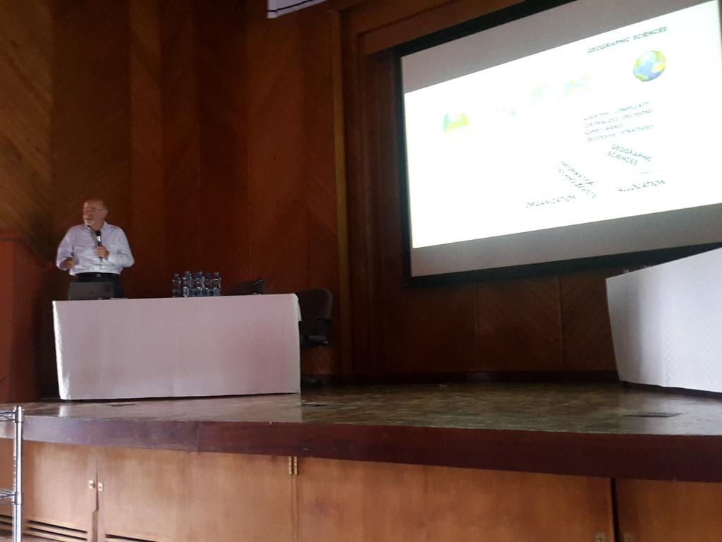hoseaomole's tweet photo. Prof. Carl Stainitz gives a key note address at the IFLA Africa Symposium. #landscaperesilience http://t.co/kUsQ0b1fMv
