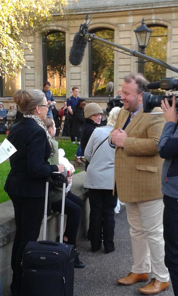 WolvArtGallery's tweet image. The Flog It team are here! #jameslewis #wolverhampton #bbcflogit #flogitwolves