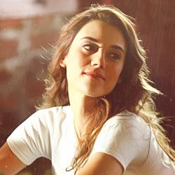 Happy Birthday, Cansu Dere !   