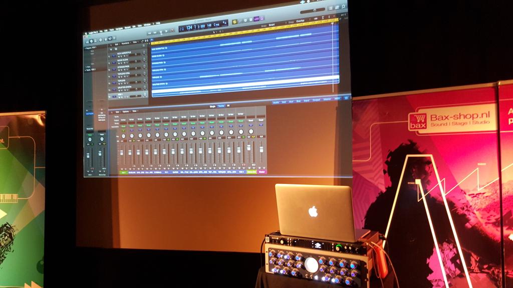 Melcom2005's tweet image. #AMF demo time