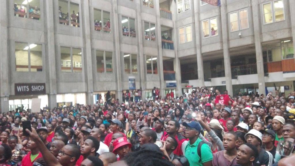 zubeidajaffer's tweet photo. "@WitsPYA: This is power! #WitsFeesMustFall #WitsShutDown http://t.co/G04Sv2dMzX"@JJ_UFS @TheJournalistSA @AdnilFekisi @AshrafGarda