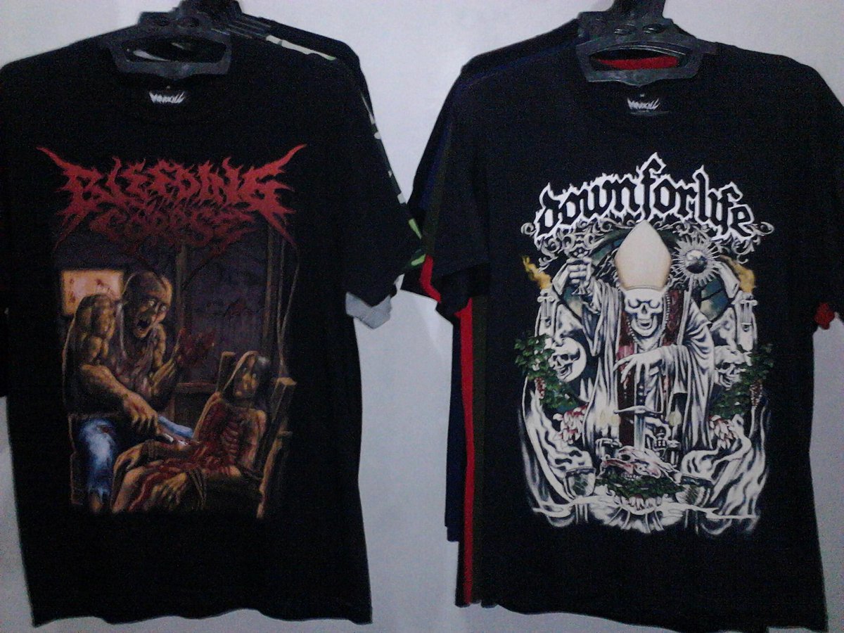 T-shirt Bleeding Corpse
Size : L
125k
T-shirt Down For Life
Size : M&amp;L
125k
Order : 083898611436 / 5232158B